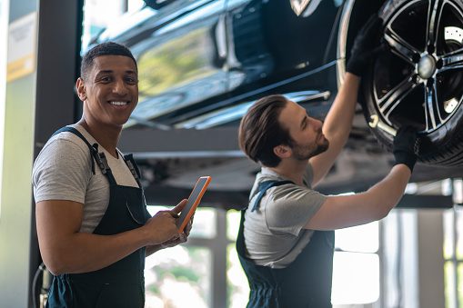 تدريب في مجال ميكانيكا السيارات