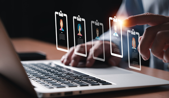 Bewerber/Fachkräfte auswählen